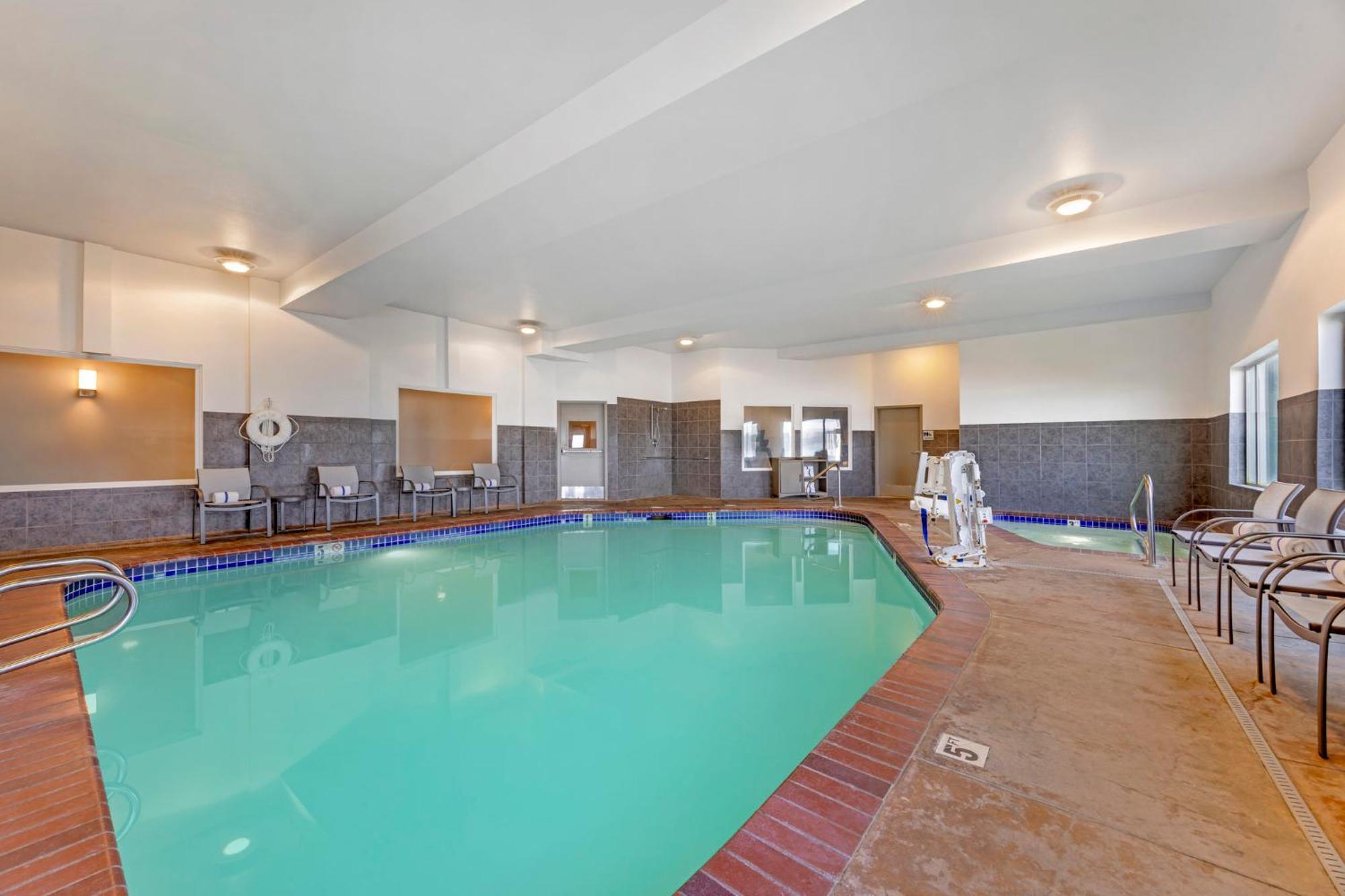 Holiday Inn Express Hotel & Suites Astoria By Ihg Dış mekan fotoğraf