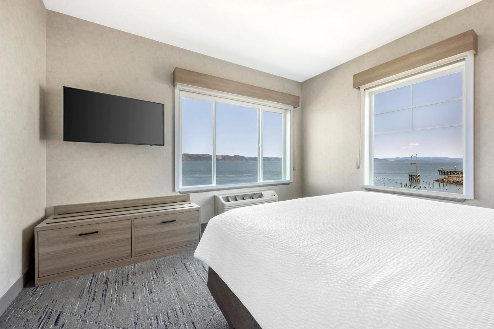 Holiday Inn Express Hotel & Suites Astoria By Ihg Dış mekan fotoğraf